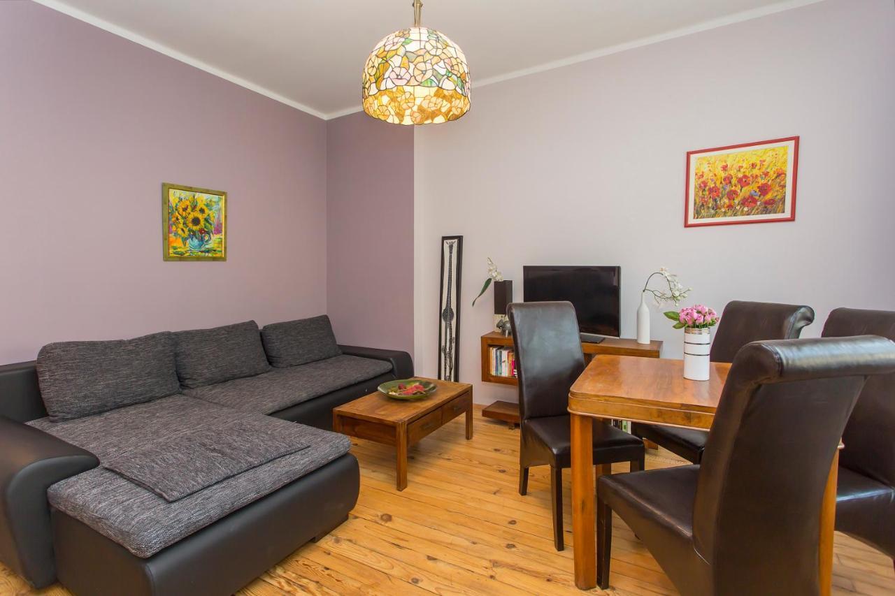 Colorful 2Bdr Apartment In The City Center 索菲亞 外观 照片