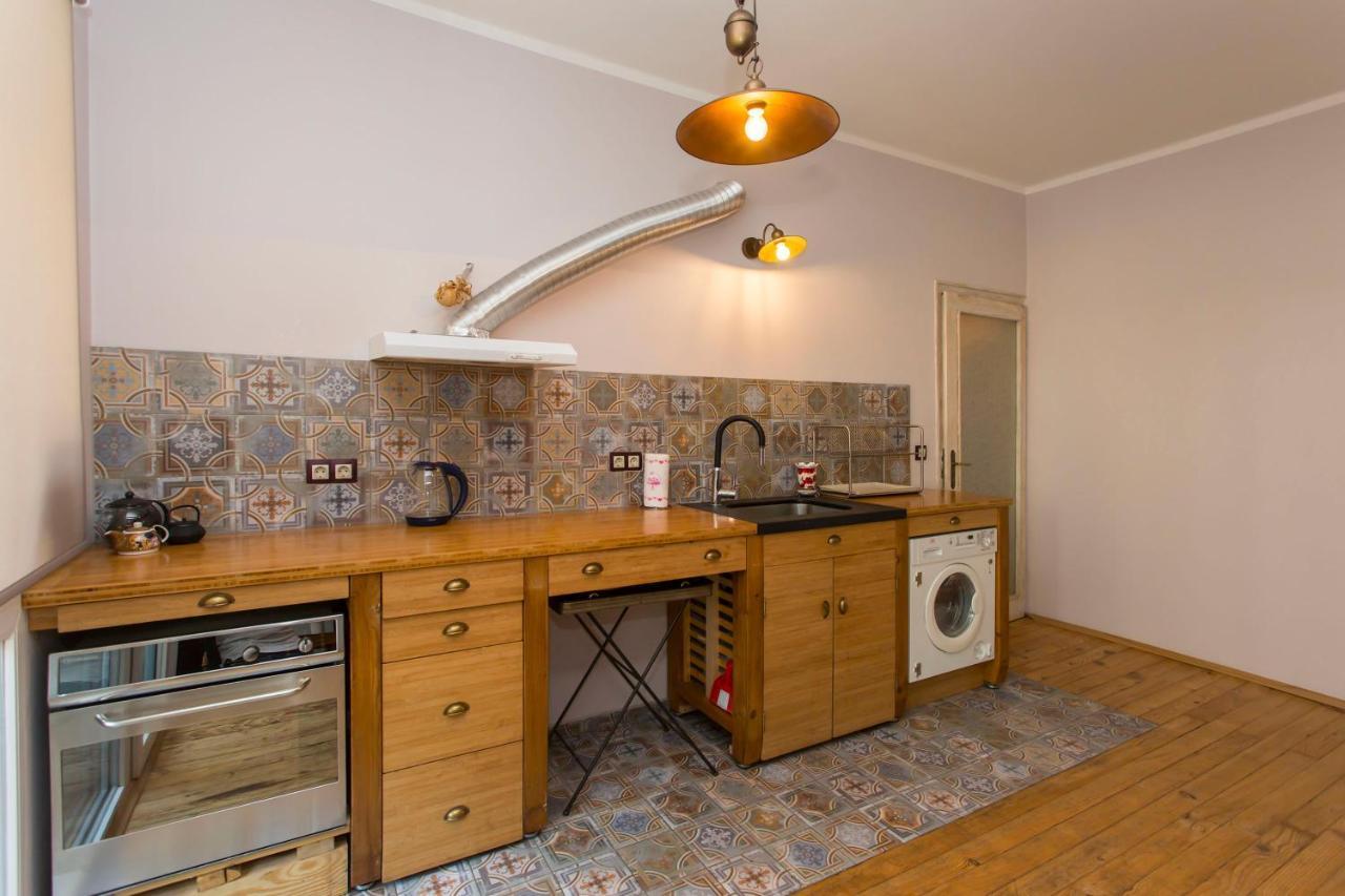 Colorful 2Bdr Apartment In The City Center 索菲亞 外观 照片